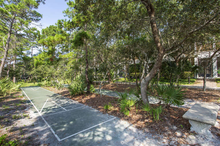 21-Gulf-Place-Shuffleboard