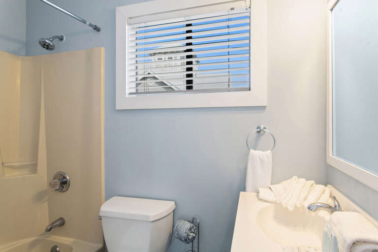 22-Rising-Tide-Bathroom-2