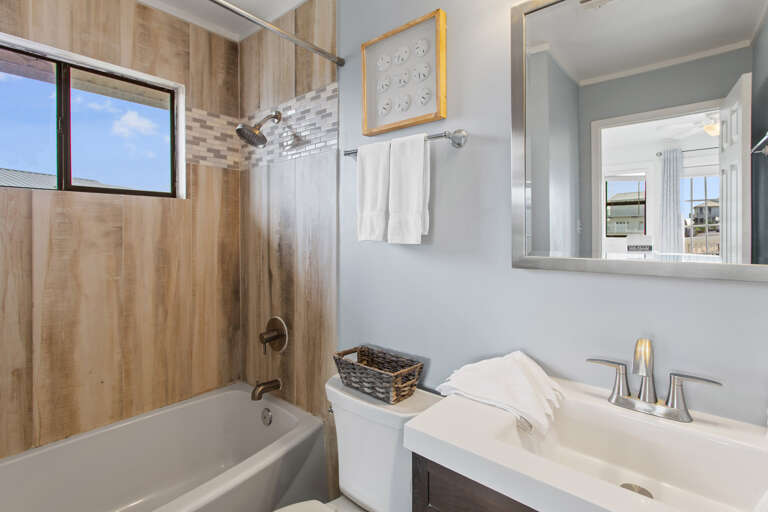 22-Rising-Tide-Bathroom