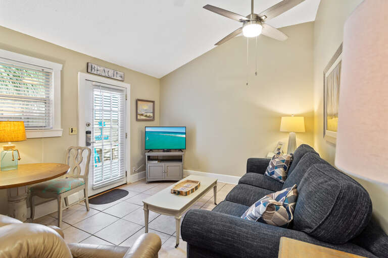 22-Graytfully-B-Guest-House-Living