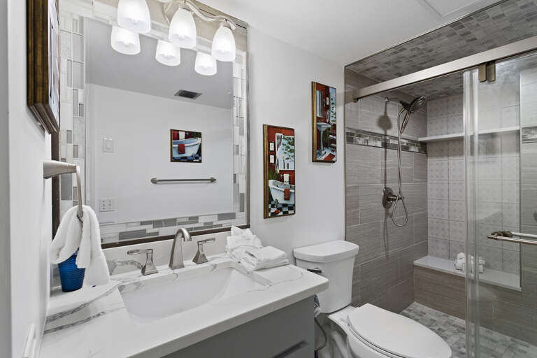 23-Mainsail-181-Bathroom-2