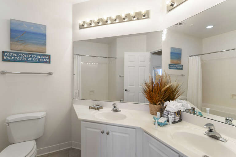 22-Empress-204-Bathroom-3 22-Empress-204-Bathroom-3