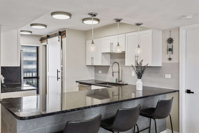 23-Mainsail-332-Kitchen 23-Mainsail-332-Kitchen