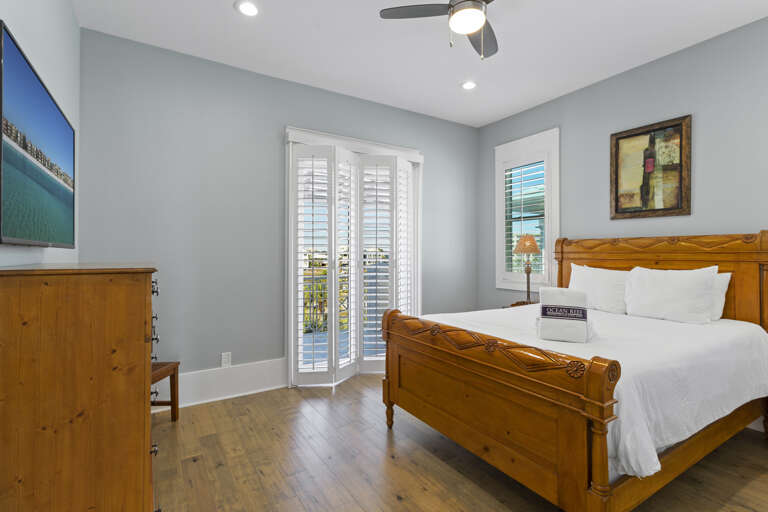 22-Aqua-Sound-Bedroom-3