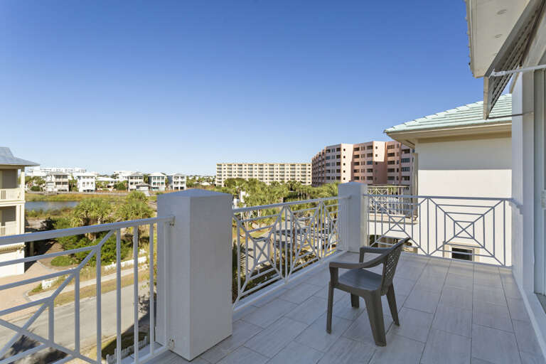 22-Aqua-Sound-Bedroom-3-Balcony