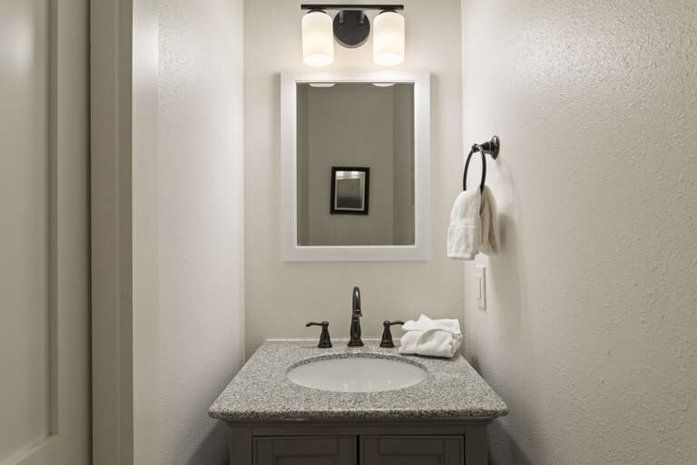 22-Aqua-Sound-Powder-Room