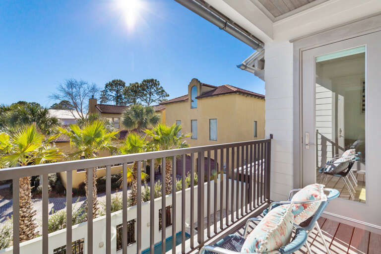 23-Endless-Summer-Balcony