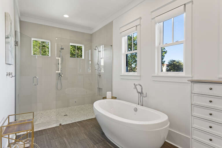 23-Endless-Summer-Bathroom-Alt