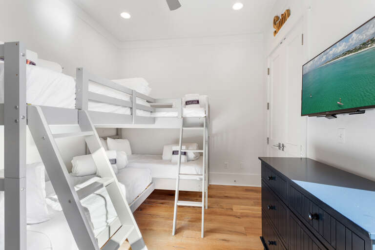 23-Endless-Summer-Bedroom-4