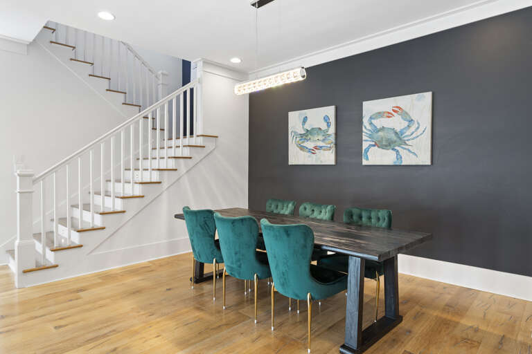 23-Endless-Summer-Dining-Alt