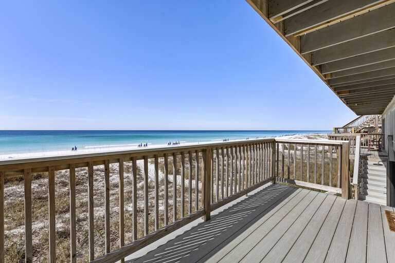 23-Landon-By-The-Sea-Communal-Deck