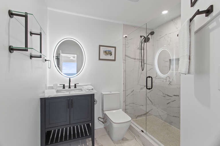 24-Beachside-Condo-7-Primary-Bathroom