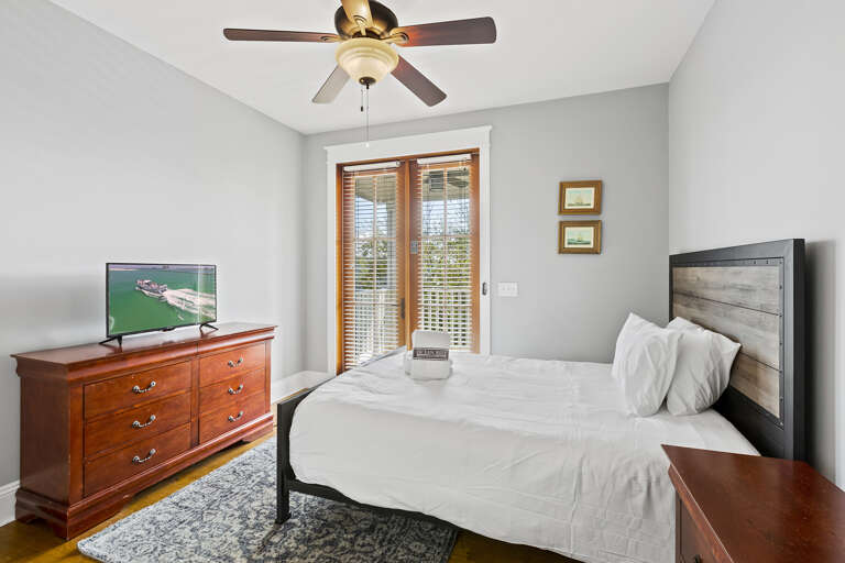 23-Grayt-Expectations-Bedroom-3