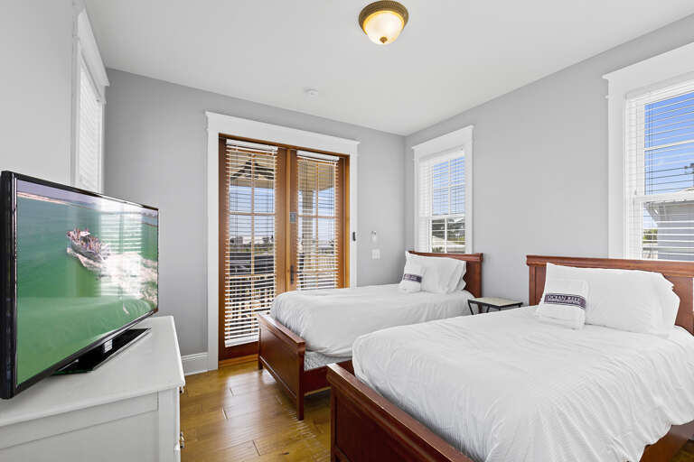 23-Grayt-Expectations-Bedroom-5 23-Grayt-Expectations-Bedroom-5