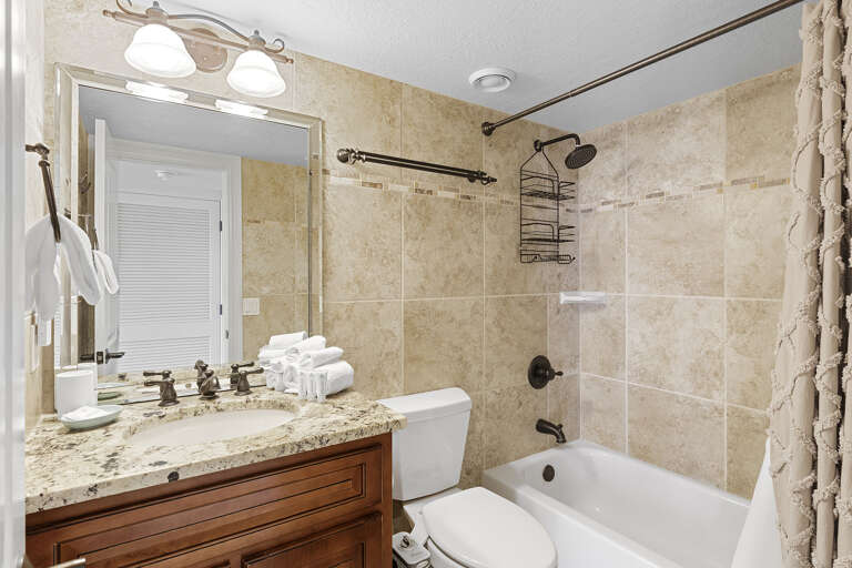 23-Mainsail-384-Guest-Bathroom