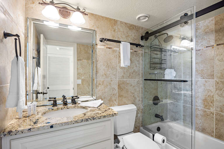 Mainsail 384 Guest Bathroom