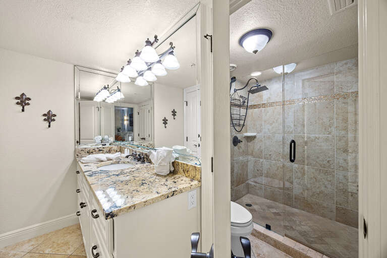 Mainsail 384 Primary Bathroom