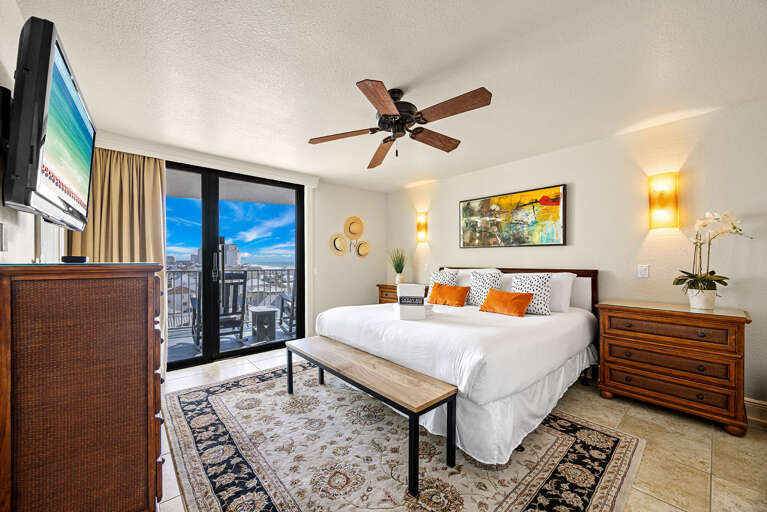 Mainsail 384 Primary Bedroom