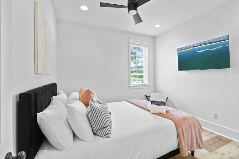 23-Seas-The-Day-Bedroom-3