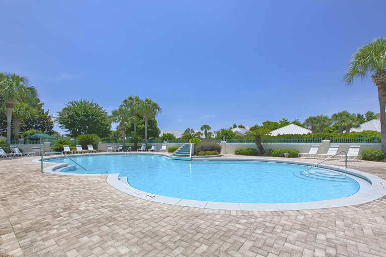 Avalon-Beach-Estates-Community-Pool