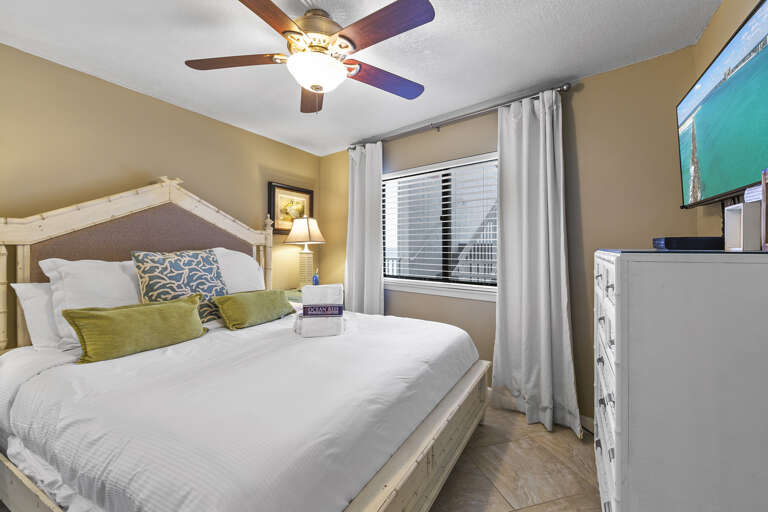 23-Mainsail-272-Guest-Bedroom