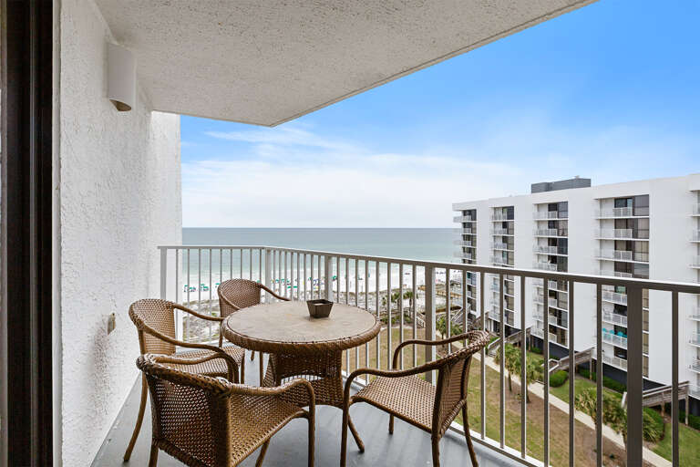 23-Mainsail-178-Balcony-Alt 23-Mainsail-178-Balcony-Alt