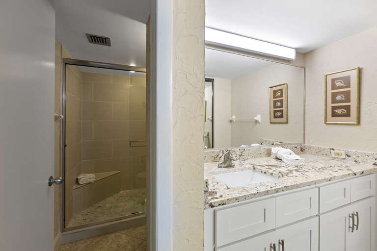 23-Mainsail-178-Primary-Bathroom