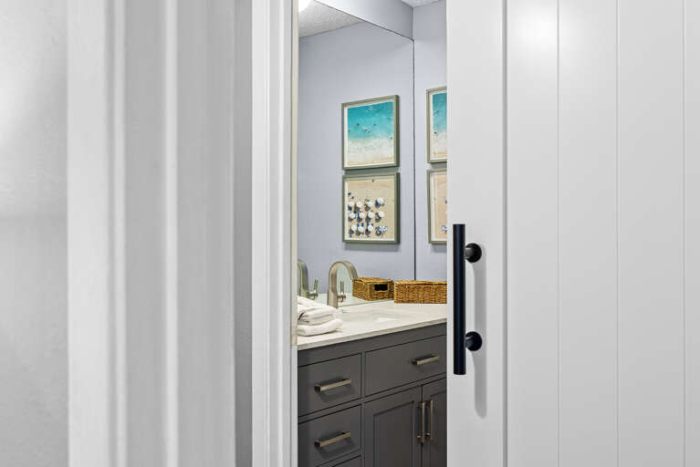 Sea Cabins 9B Guest Bathroom