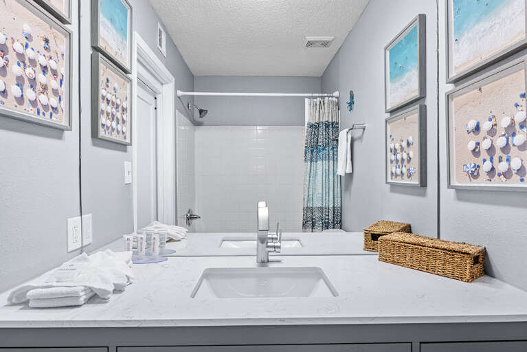 Sea Cabins 9B Guest Bathroom Alt