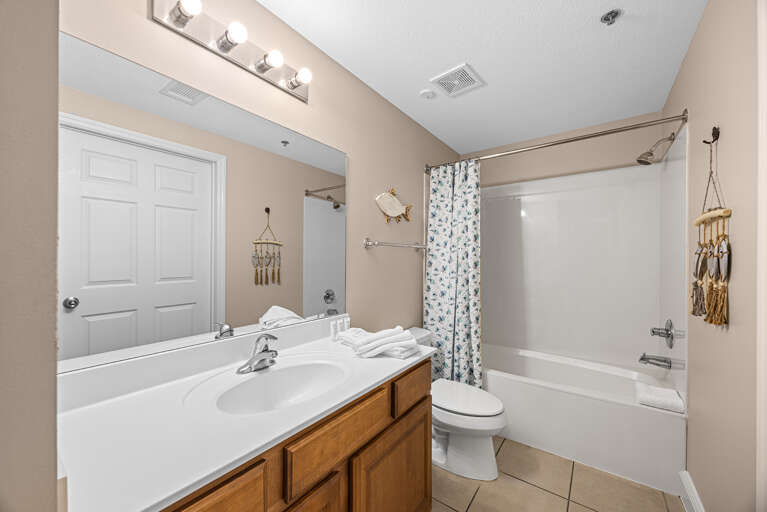 Ariel Dunes II 1002 Guest Bathroom