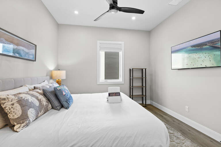 23-Modern-30A-Guest-Bedroom-2