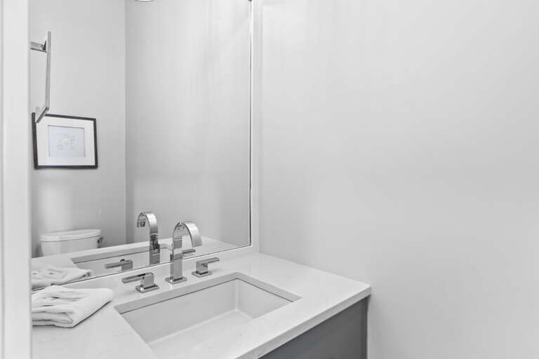 23-Modern-30A-Powder-Room