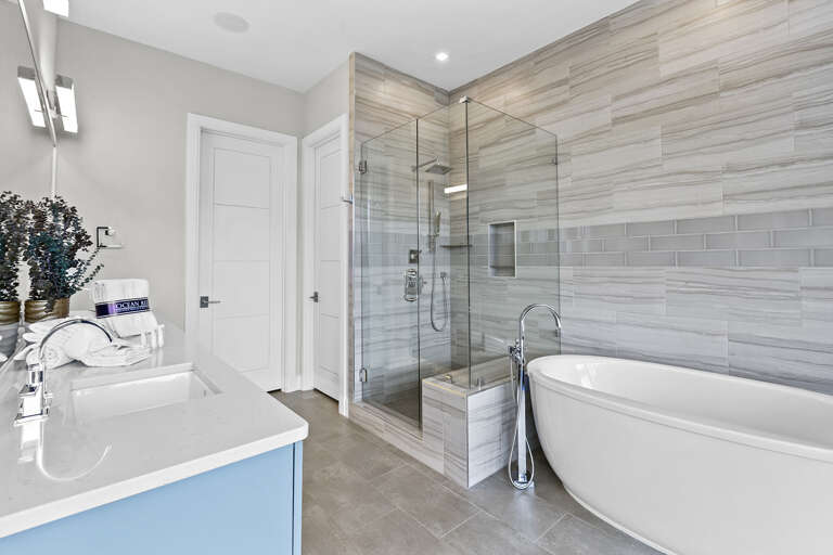23-Modern-30A-Primary-Bathroom-Alt