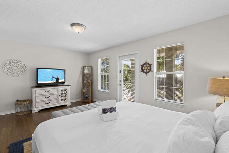 23-Tipsy-Marlin-Bedroom-Alt 23-Tipsy-Marlin-Bedroom-Alt