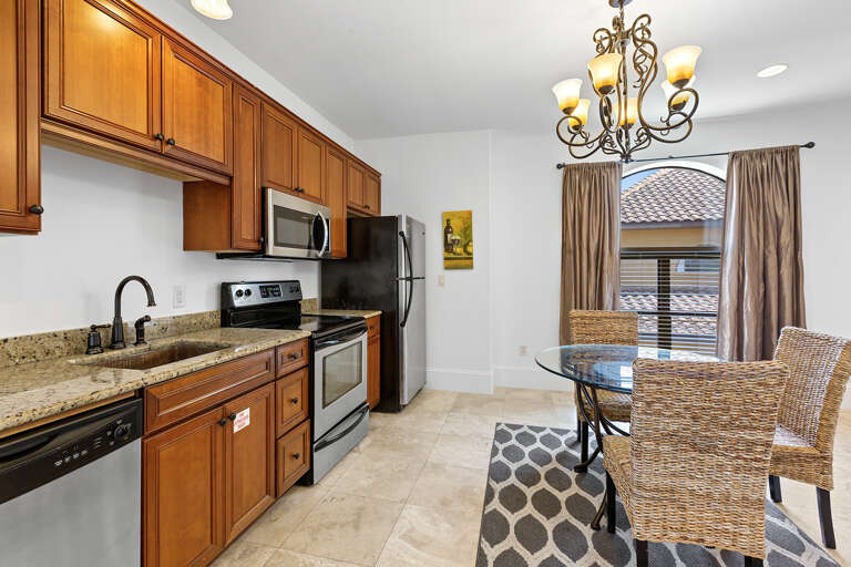 23-Bella-Vista-Guest-House-Kitchen-Dining