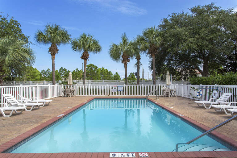 21-Emerald-Waters-Village-North-Pool