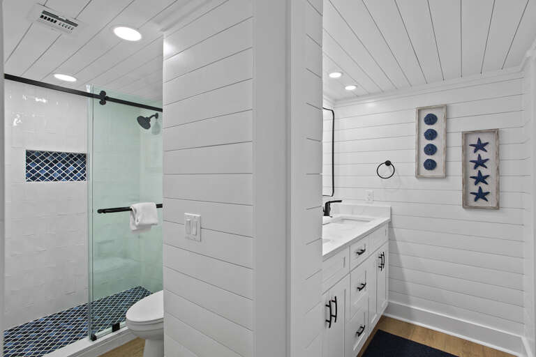 06-Mainsail-162-Primary-Bathroom 06-Mainsail-162-Primary-Bathroom