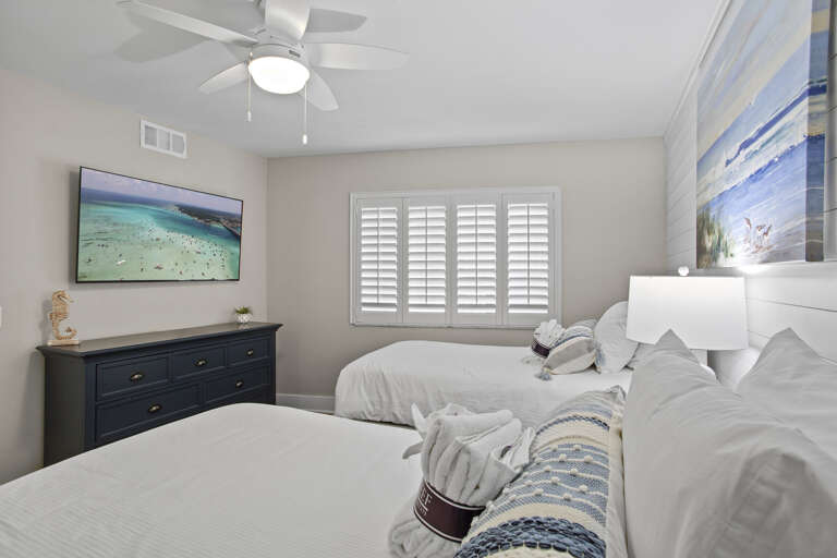 07-Mainsail-162-Guest-Bedroom