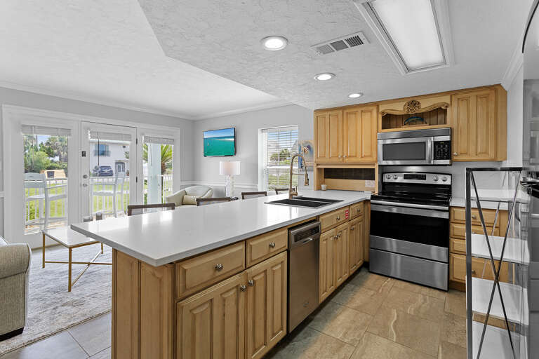 23-Gulfview-117-Kitchen-Alt