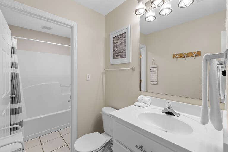 23-Rollin-Tide-Villas-B8-Guest-Bathroom