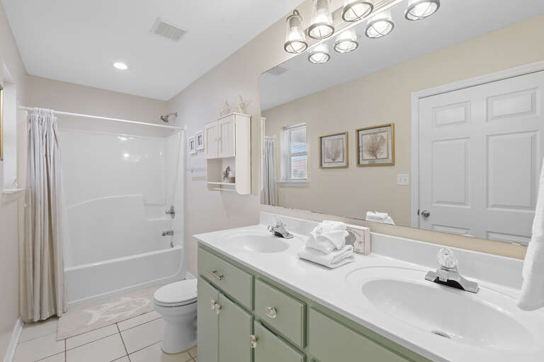 23-Rollin-Tide-Villas-B8-Primary-Bathroom