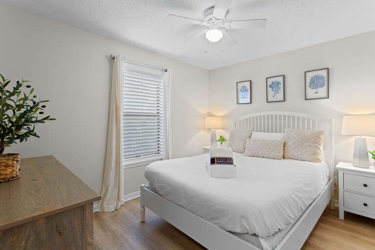 24-Beachwood-Villas-13B-Guest-Bedroom