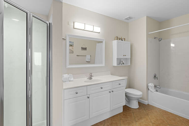 23-Amalfi-Coast-422C-Primary-Bathroom 23-Amalfi-Coast-422C-Primary-Bathroom