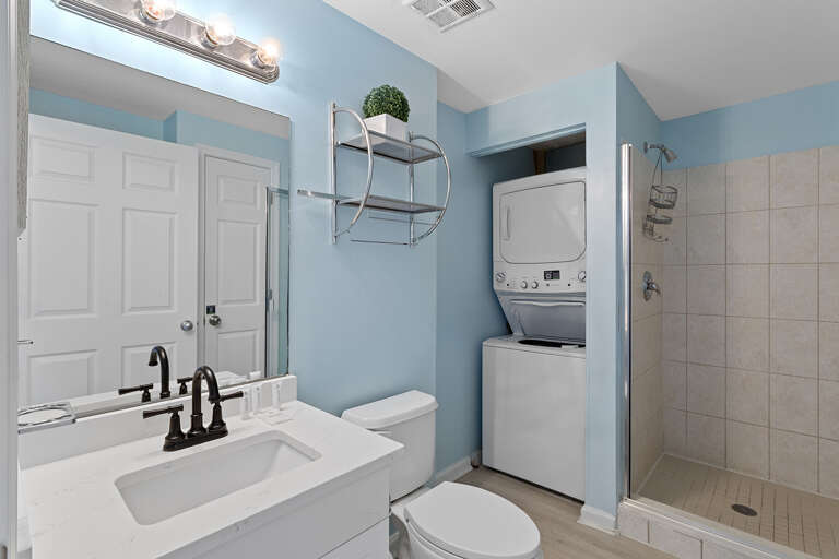 Majestic Sun 507A Guest Bathroom