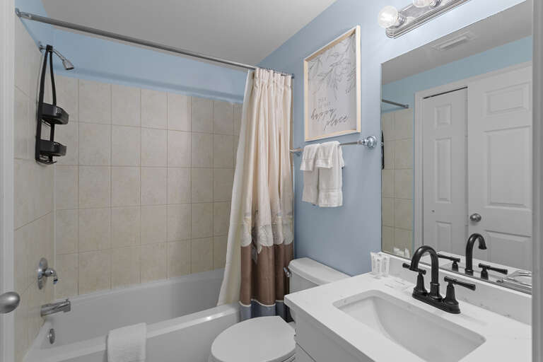 Majestic Sun 507A Master Bathroom