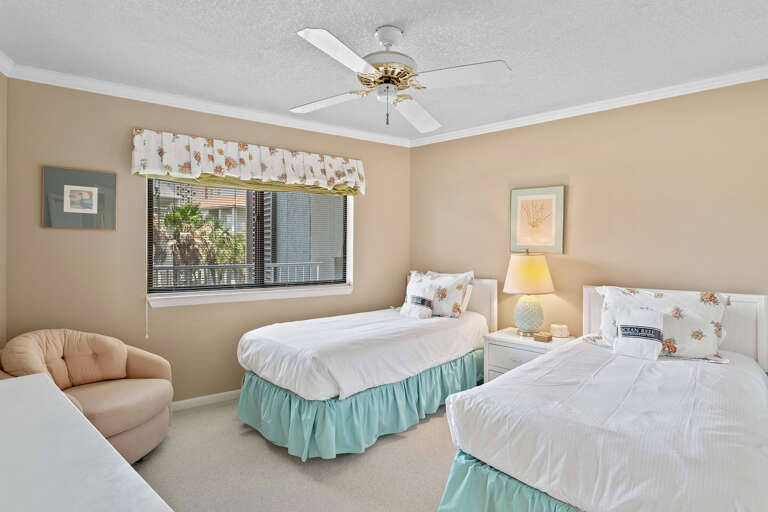 23-Mainsail-216-Guest-Bedroom