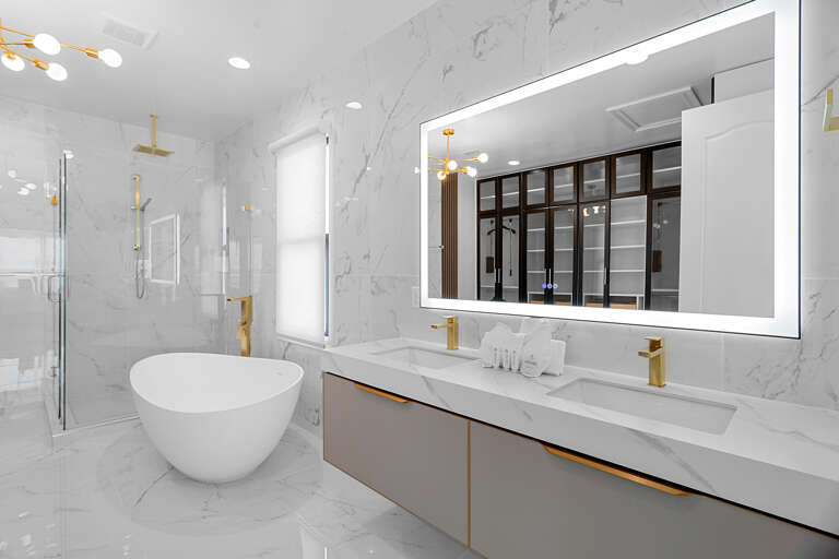 24-Paradise-Pointe-Primary-Bathroom