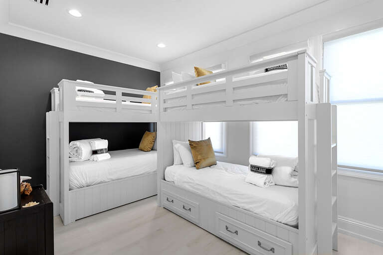Paradise Pointe Bunk Room