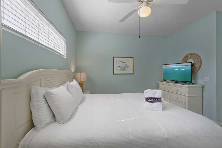 23-Toes-In-The-Sand-Guest-House-Bedroom