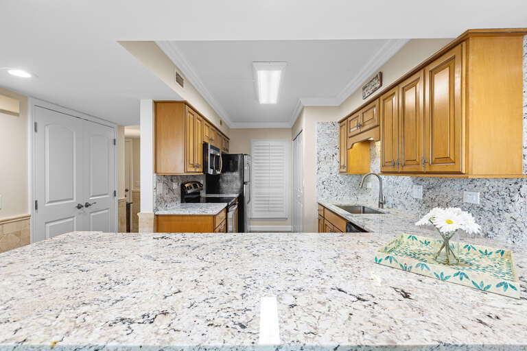 Mainsail 247 Kitchen Alt